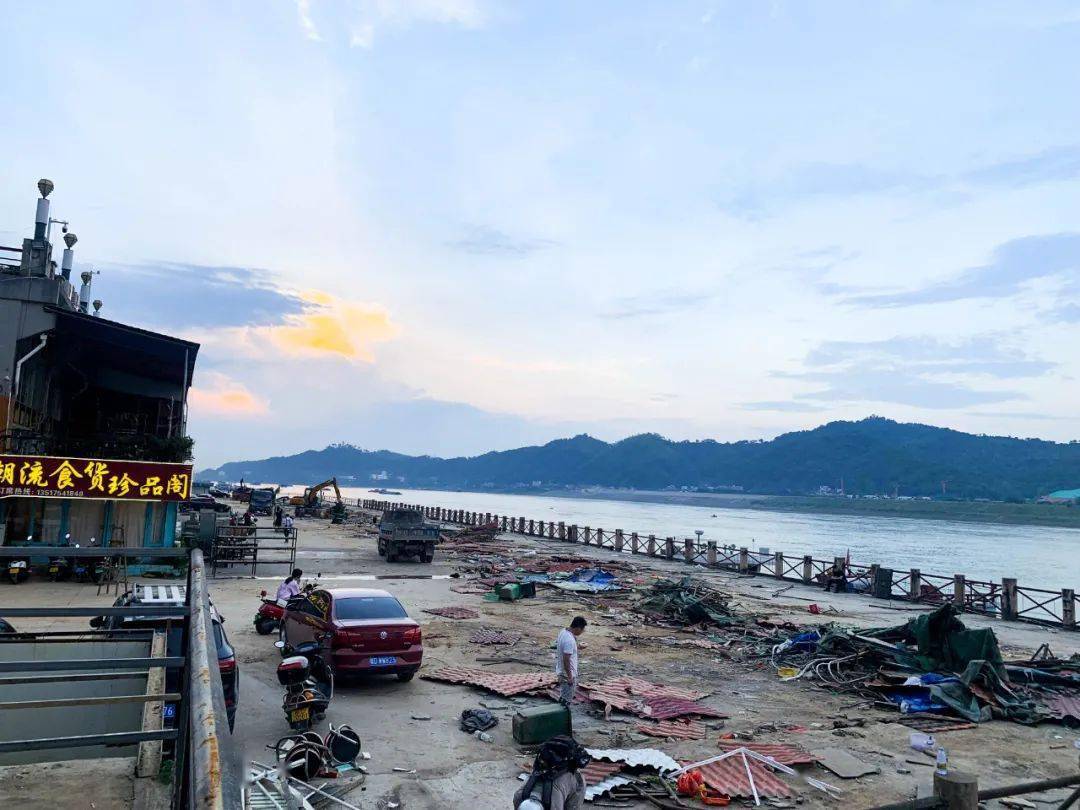 今天梧州老码头美食街拆了