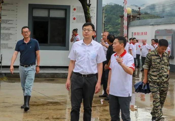 王斌达督查防汛防台工作丨到岗到人落实责任 抓细抓