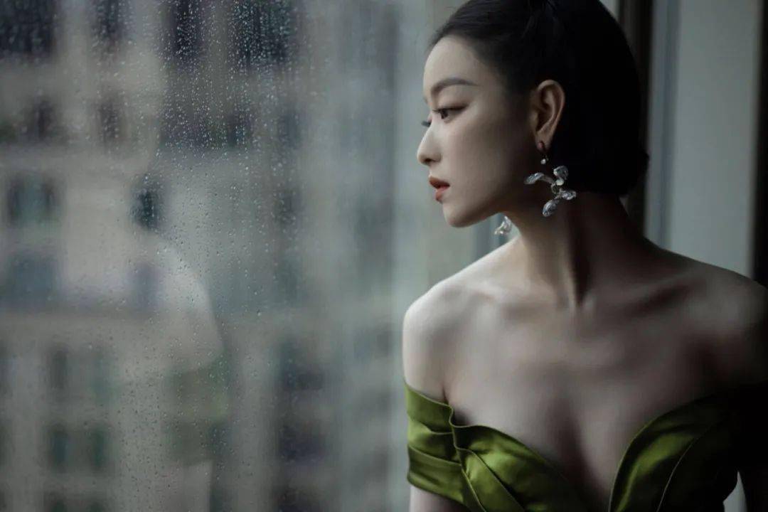 发型|连全智贤欧阳娜娜这万年长发专业户，都剪了短发