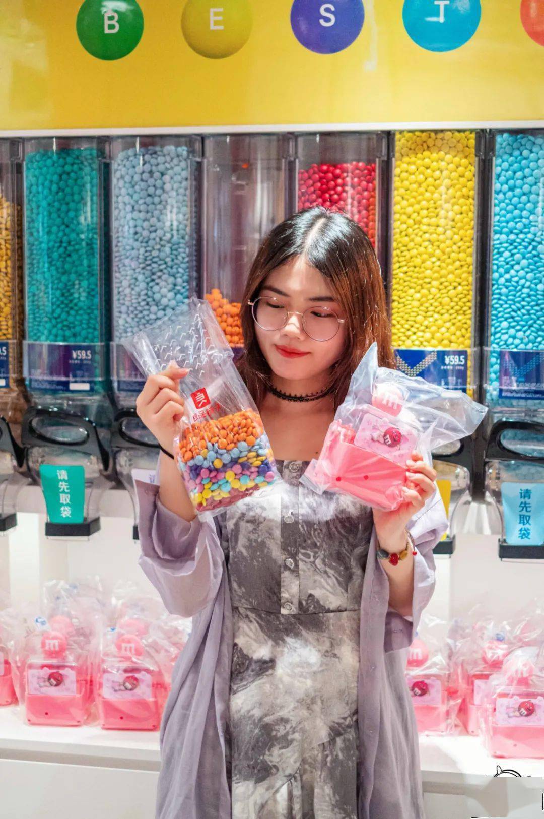 超火的mms手拉巧克力豆广州也有啦