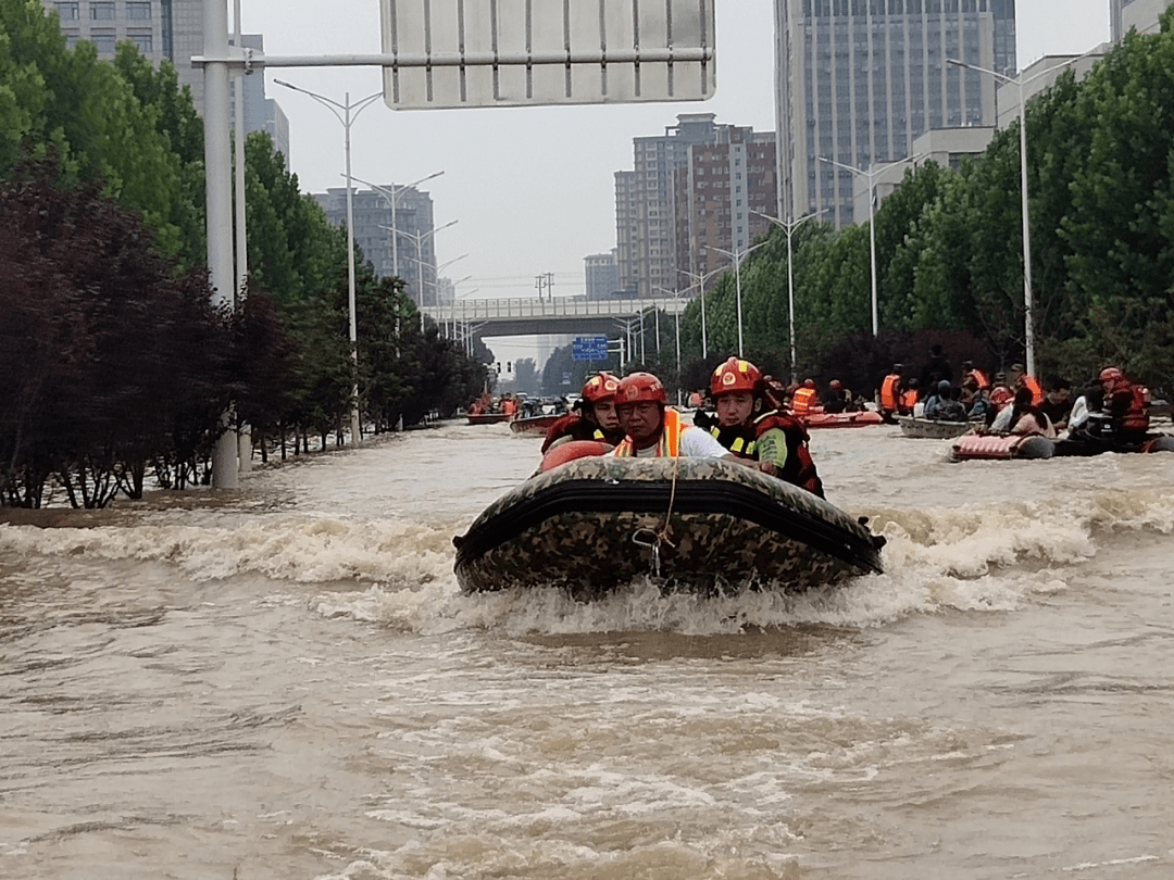 2021郑州救灾图片图片