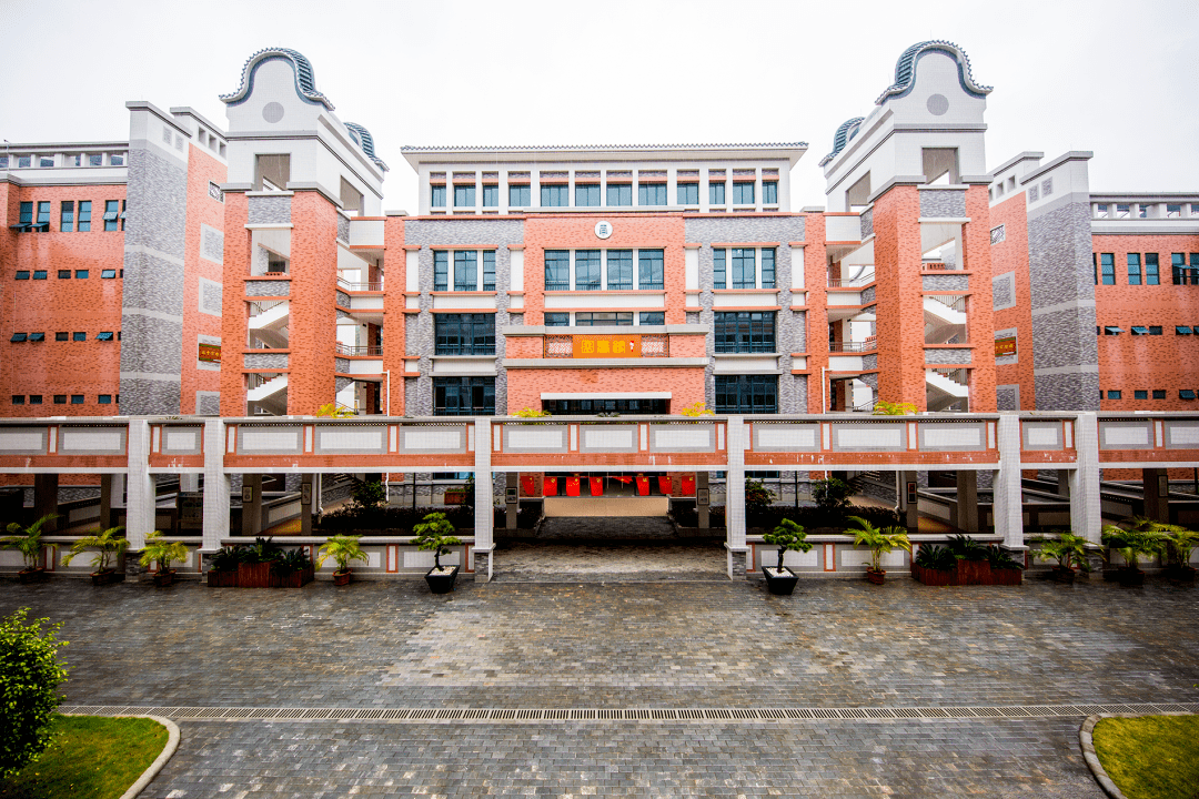 大学广州实验学校图书馆外景引入社会力量参与"全民阅读"书香浸润黄埔