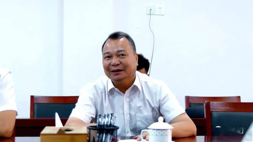 事关百姓生活质量廖深洪到这个乡镇调研村级组织换届选举和乡村振兴