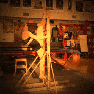 872aef2903844c7396f02b5976897185.gif