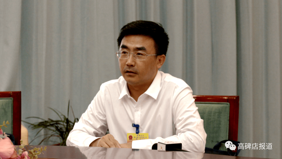 高碑店市人大代表分团讨论审议政府工作报告