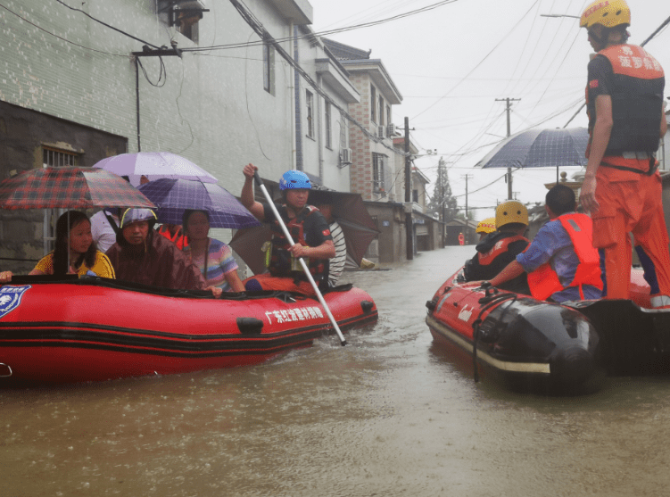 视频佛山菠萝救援队驰援浙江余姚转移被困群众1000多人