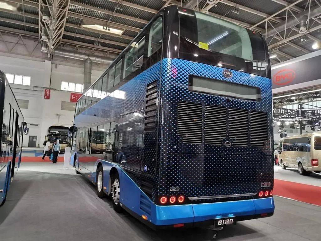 大块头有大智慧 比亚迪b12d亮相北京客车展