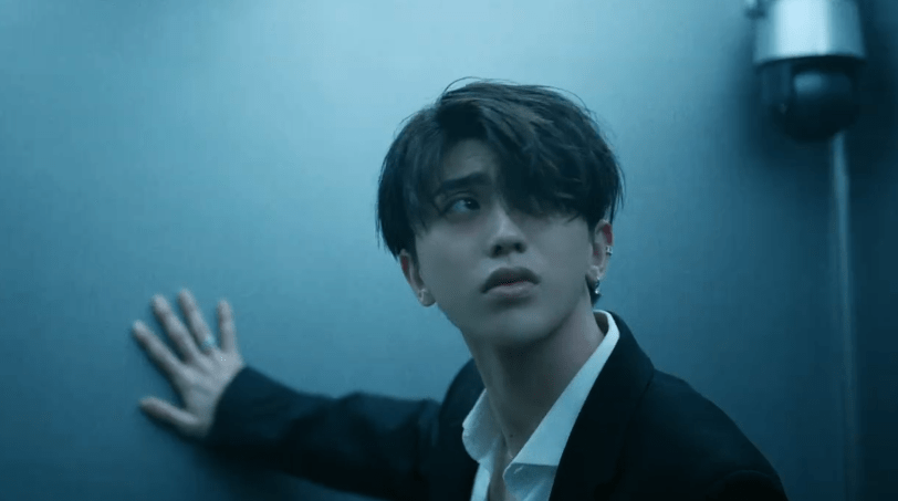 [消息]蔡徐坤《迷》互动mv正式上线 八种结局等你一一解开!