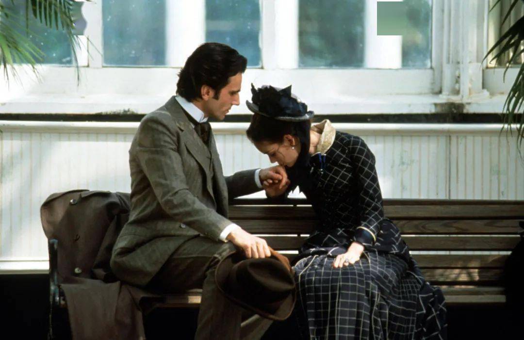 ÿһĻ�����ͻ�������Ů���Ψ�����鱯��