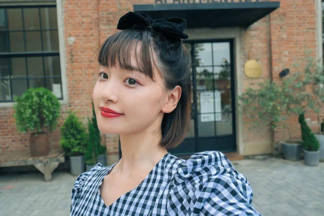 怎么自拍高质量照片 03699f6d182c4596afb31deaf33b7150.jpeg