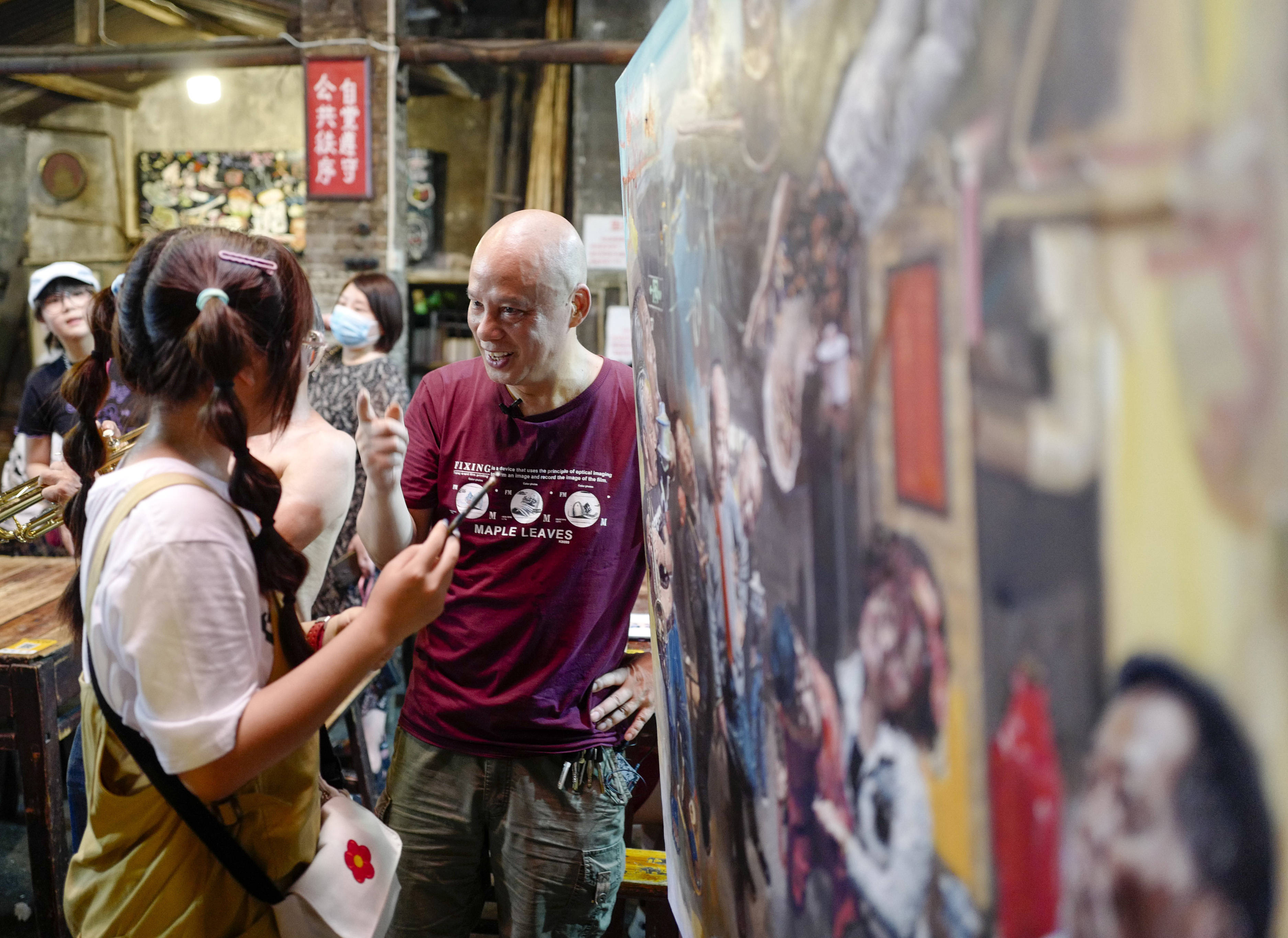 重庆交通茶馆:一位画家眼中的人间万象_陈安健