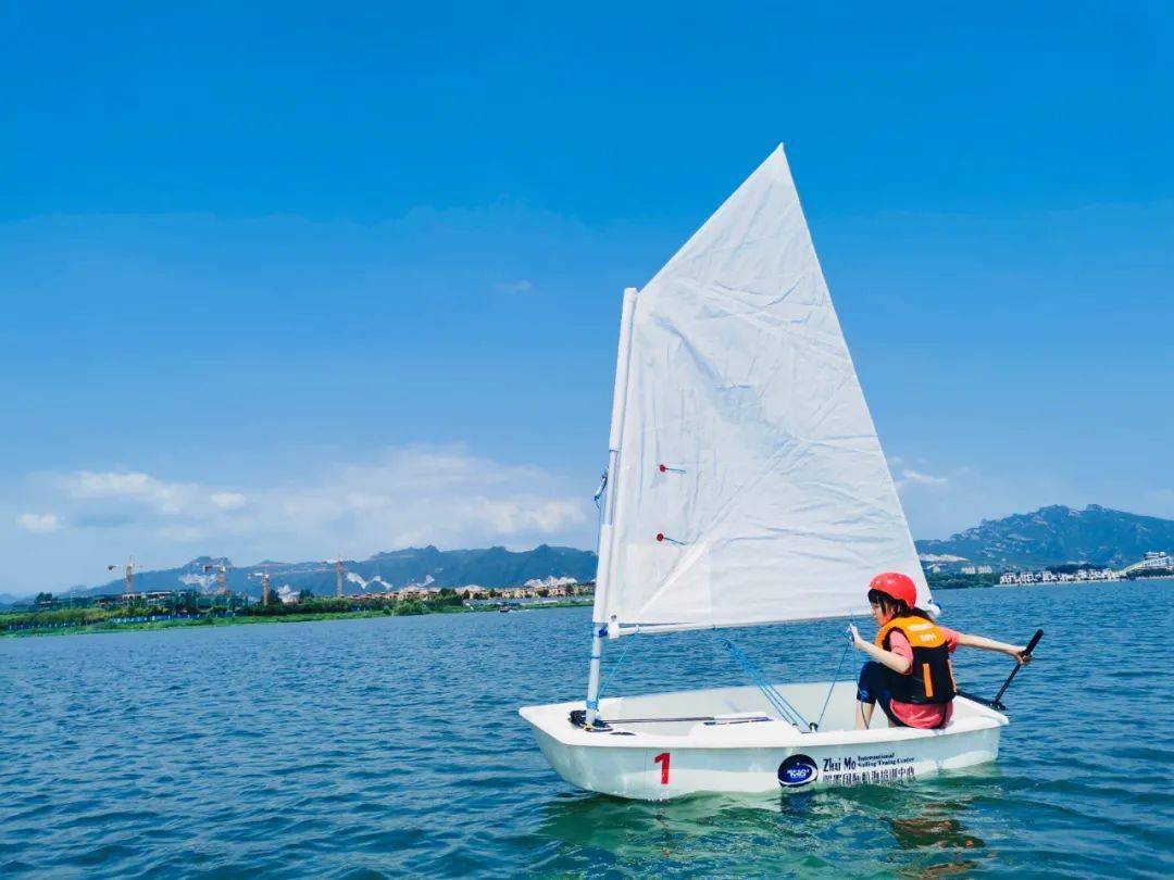 少年op帆船营,将会带领孩子们进行系统化进阶训练,从基础理论知识到