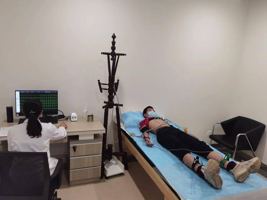 以你为"奥"丨——健康管理中心为近千名运动员进行赛前体检