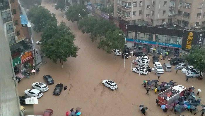 陈根:一夜回到解放前,郑州雨灾下的数字城市有多脆弱?