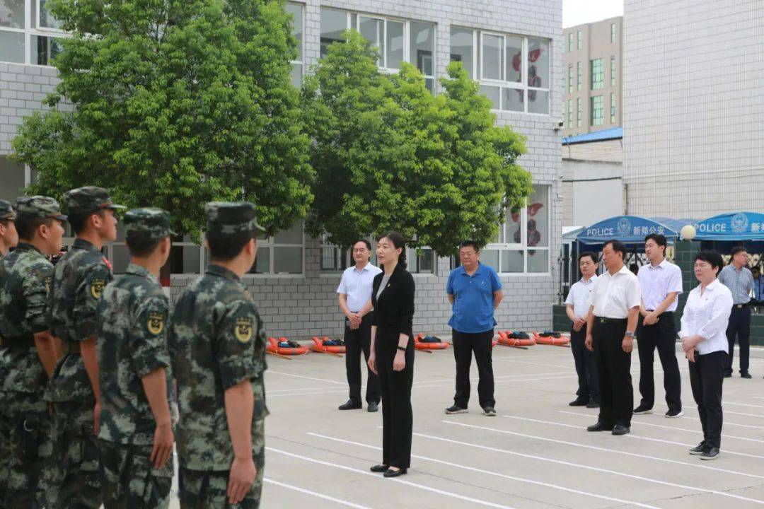 市领导石玉,赵恒康一行先后来到郑州武警支队新郑中队(看守所),人武部