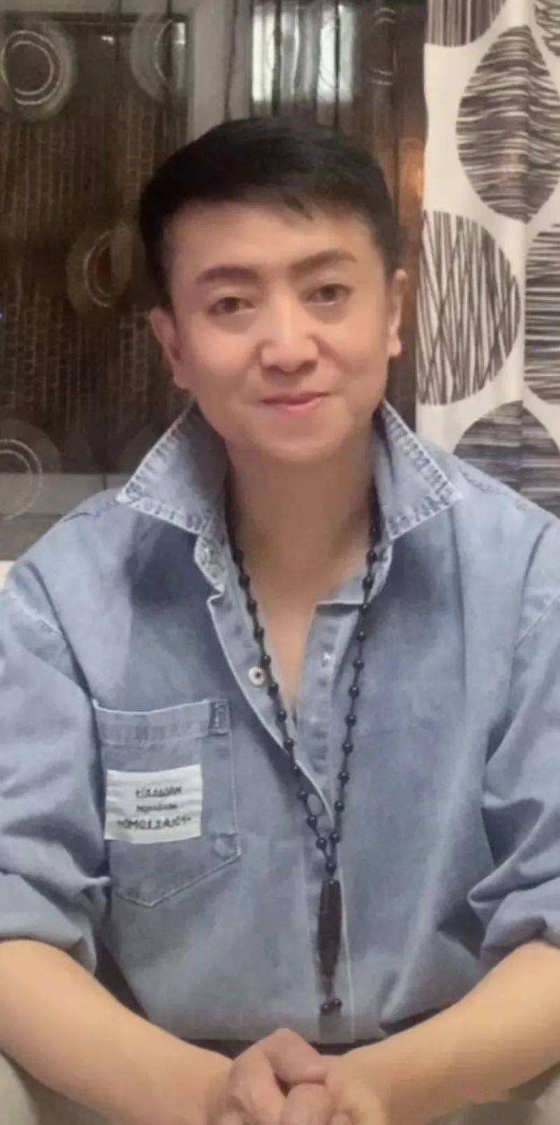 马兴明房檐下的冰凌