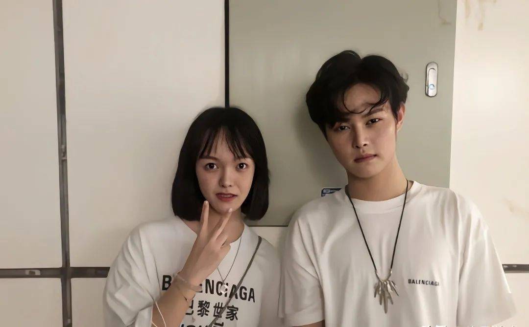 在北慕这个事件之前,也有一些主播行使过一些所谓的