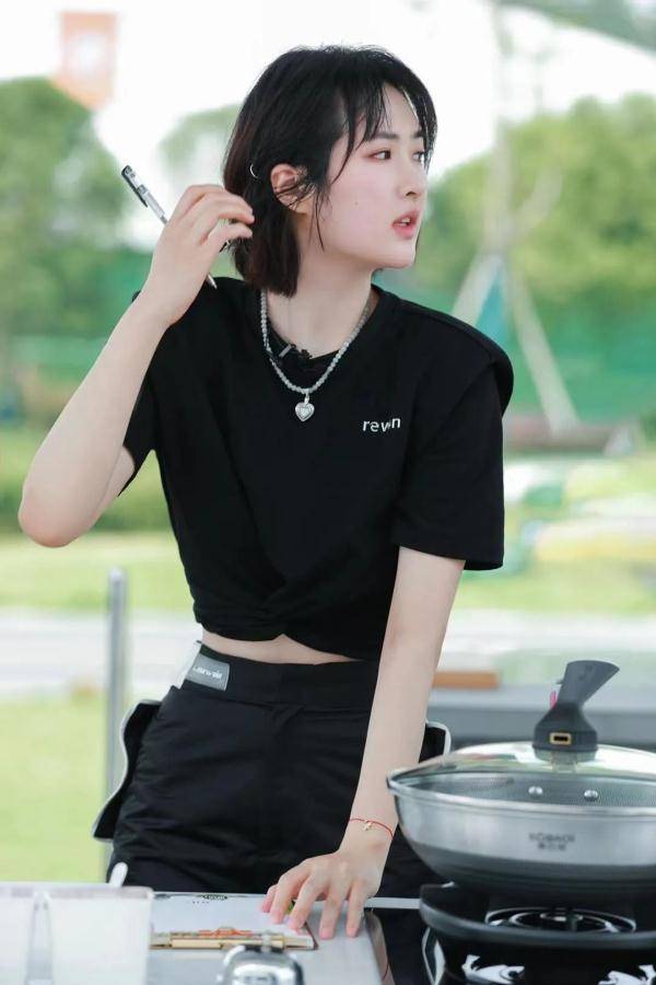 宁静|《中餐厅5》老朋友AKA店长黄晓明，这季竟碰上了她！