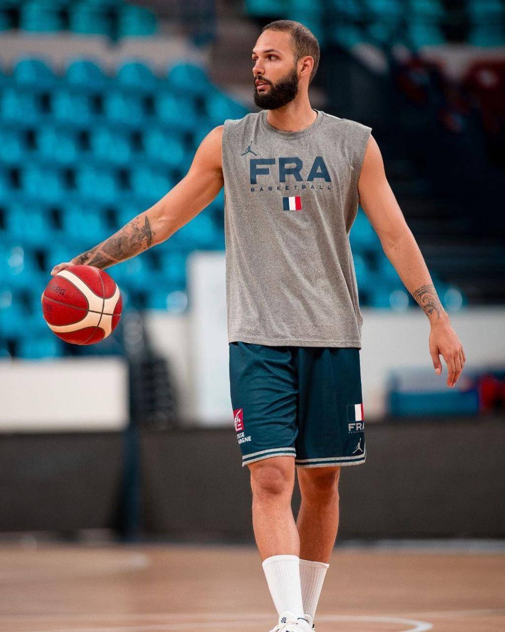 碾压nba巨星,新合同没2千万搞不定_富尼耶