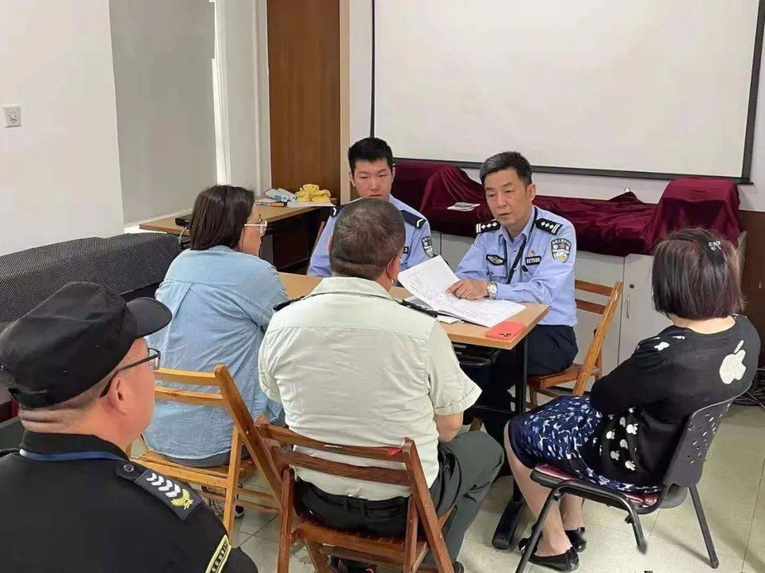 【上海公安大调研】这家派出所多措并举解决商圈取餐停车难题_曹家渡