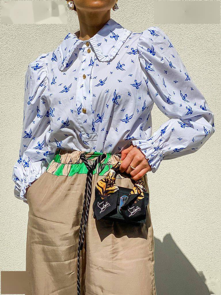 时间|别提什么实用性 时尚博主告诉你包包越小越时髦