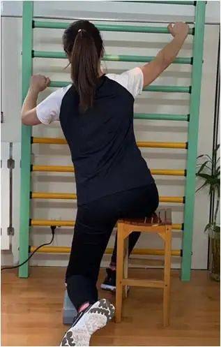 角度|简单辨别脊柱侧弯，避免孩子走“弯”路！