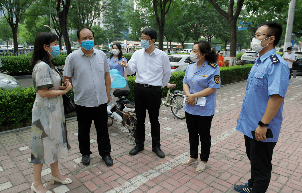 防控措施落实不力当场停业整顿局领导带队突击督导检查市区零售药店