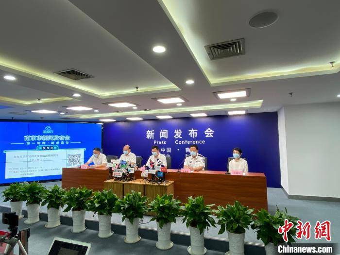 方面|专家支招老年人预防新冠肺炎：正确使用口罩 少串门避免接触感染源