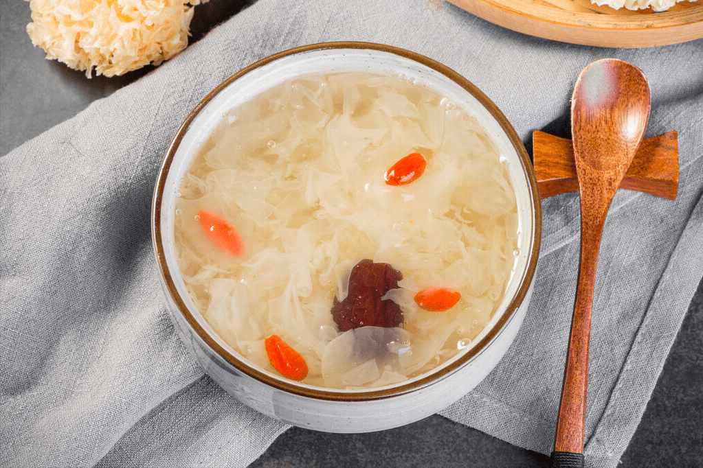 立秋前后,女人多喝这碗甜汤,坚持每天一碗,脸色红润气色好