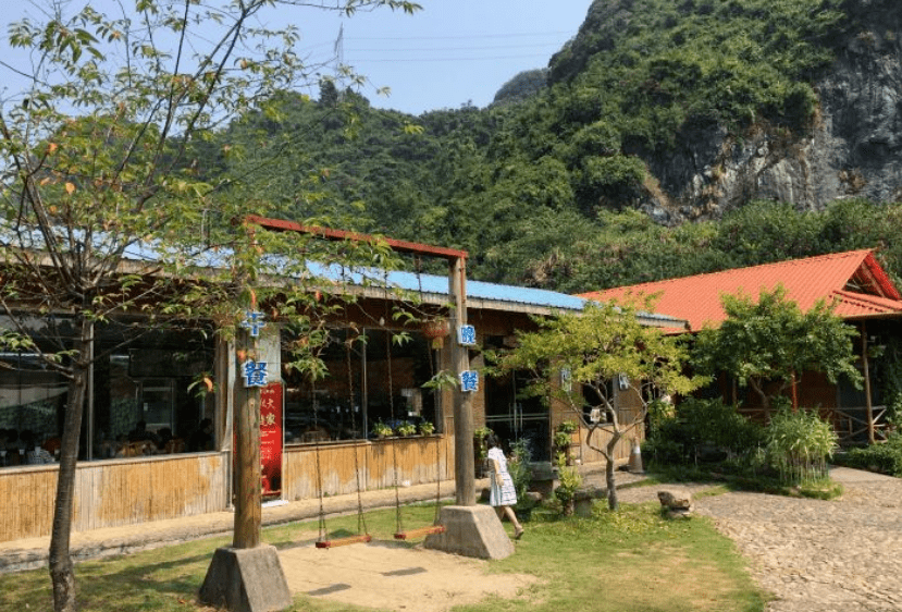 禾田山庄位于云门寺附近,临山而建,植被茂盛,环境比较田园风,吃饭之余