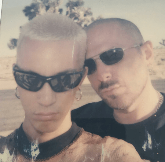 BFRND：从高定秀场模特，到独立音乐人的完美转变。_Demna