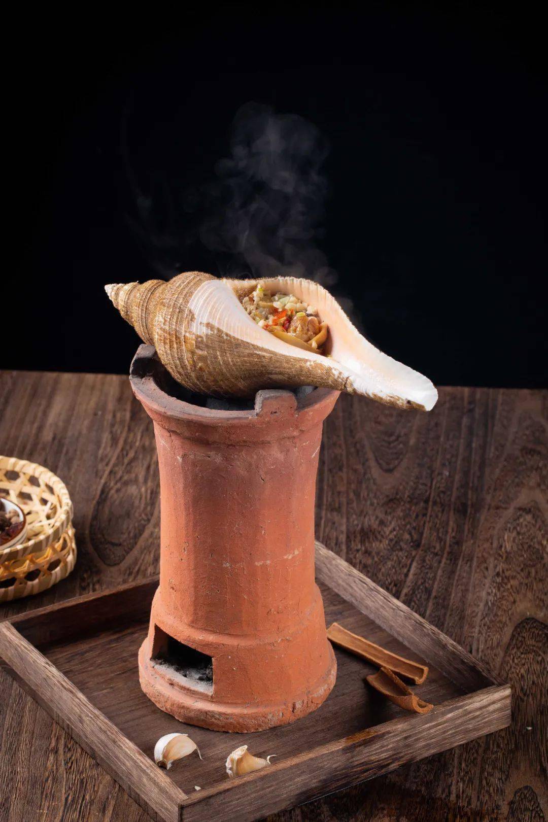 炭烧响螺p a r t 0 3牛肉瘦而不柴,一口细滑柔嫩,浑厚的护国菜汁慢慢