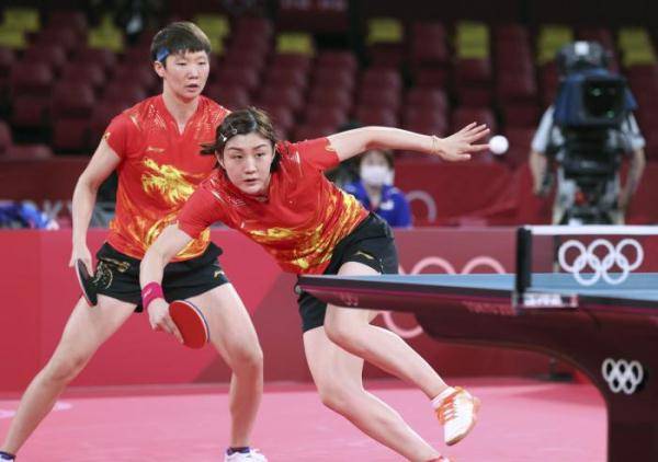教练|图看奥运 | 乒乓球——中国队战胜日本队 夺得女团冠军