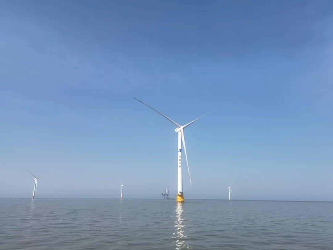 华能江苏灌云30万千瓦海上风电项目并网发电