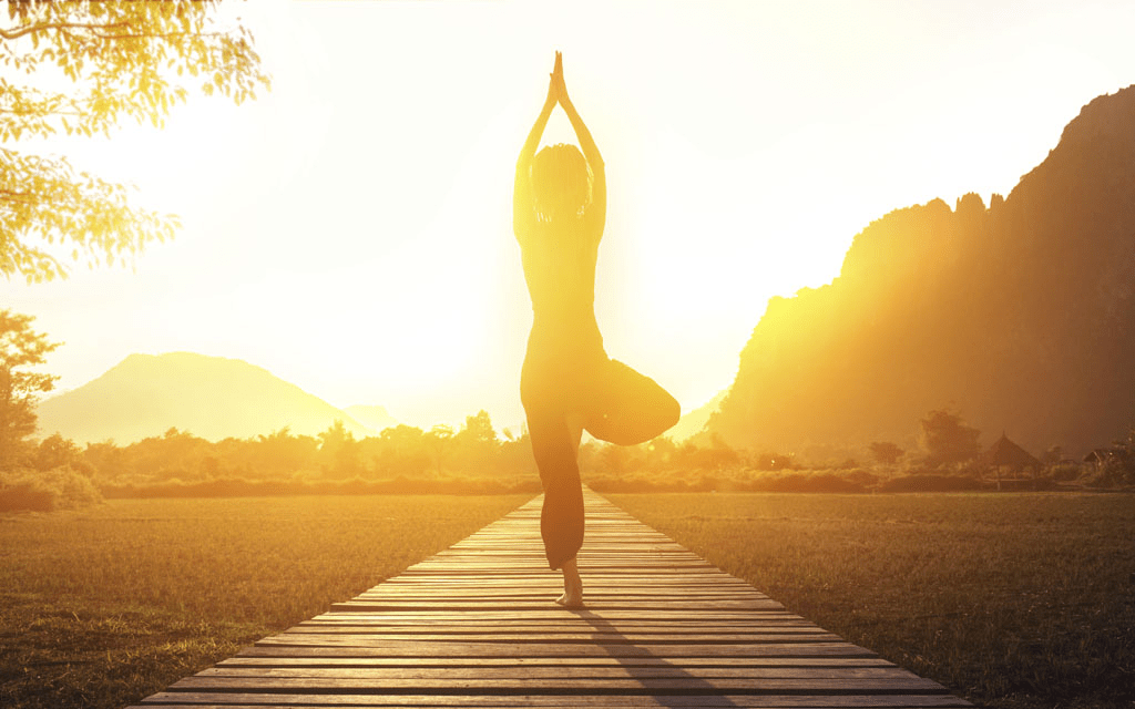 奥黛丽·赫本练了一辈子的瑜伽动作,隔了50年又火了!