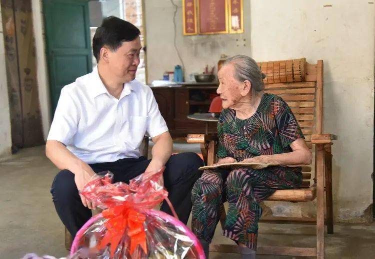 市委书记秦春成在宜州调研时强调狠抓工农业发展加快园博园建设