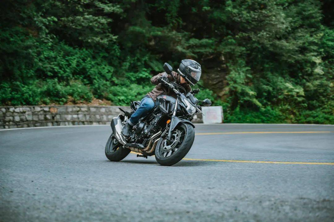 同级别综合性能大杀器hondacb400f西安试驾体验