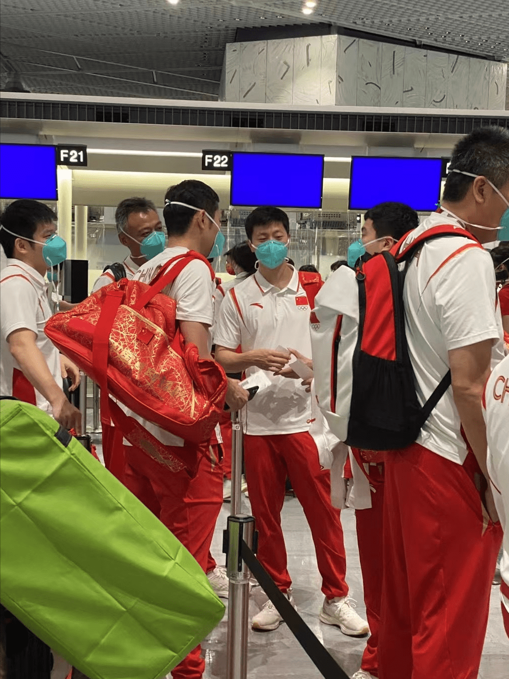 载誉回国国乒开启21天隔离