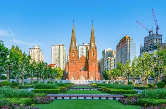 阔别许久的上海最美教堂广场重新开放了