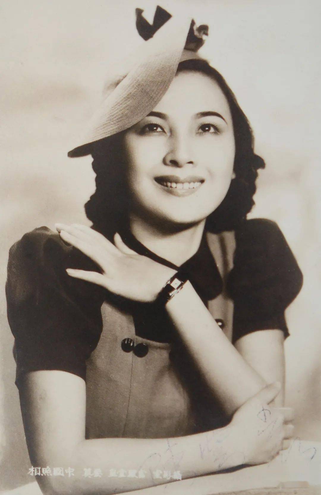 1930年代,著名演员陈云裳,佩戴美丽的坤表上镜▲年轻时的宋庆龄