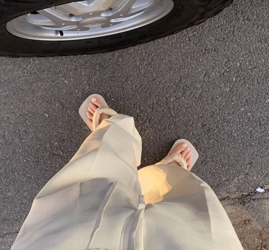 因为|穿拖鞋，爽。一直穿拖鞋，一直爽！