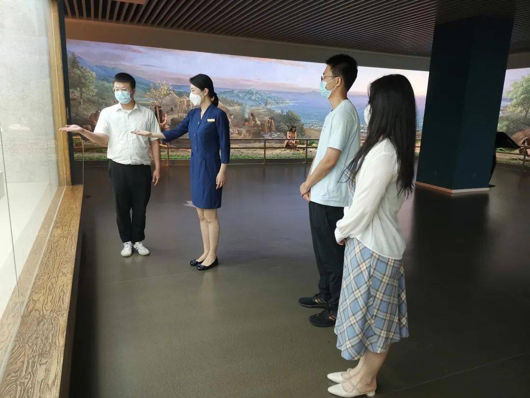 闭馆不打烊,工作不止步丨威海市博物馆闭馆期间开展维修清洁,讲解员