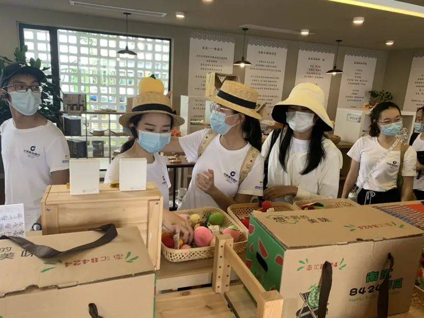 入职 第一课 来到 冠军村 感受乡村振兴新气息 沈村