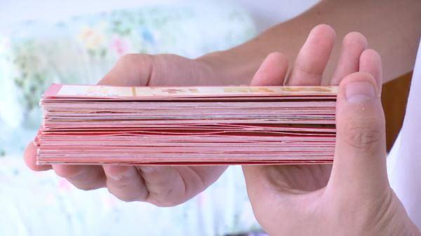 老两口|贵阳老人花几十万买保健品，明知受骗却不愿退货，原因让人无奈......