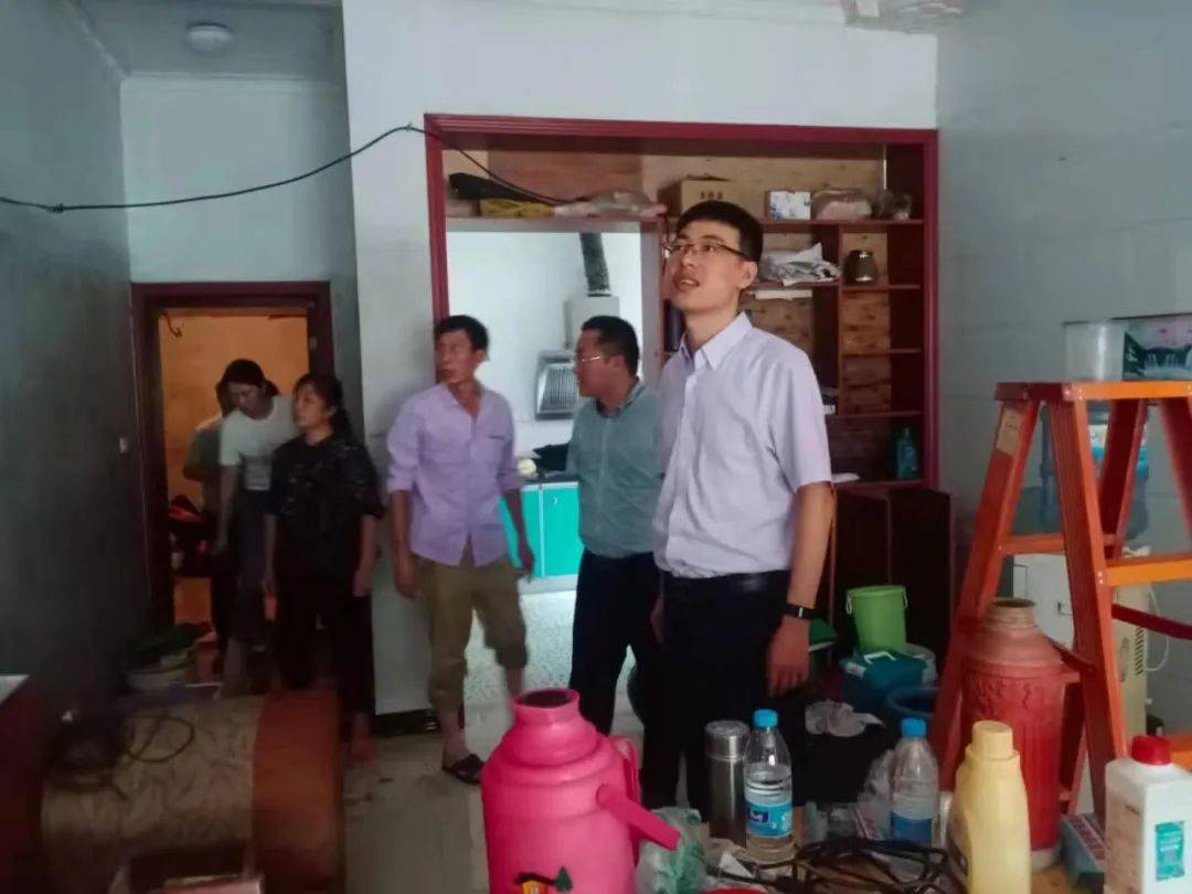 雨过天晴之 党温 暖人心 受灾