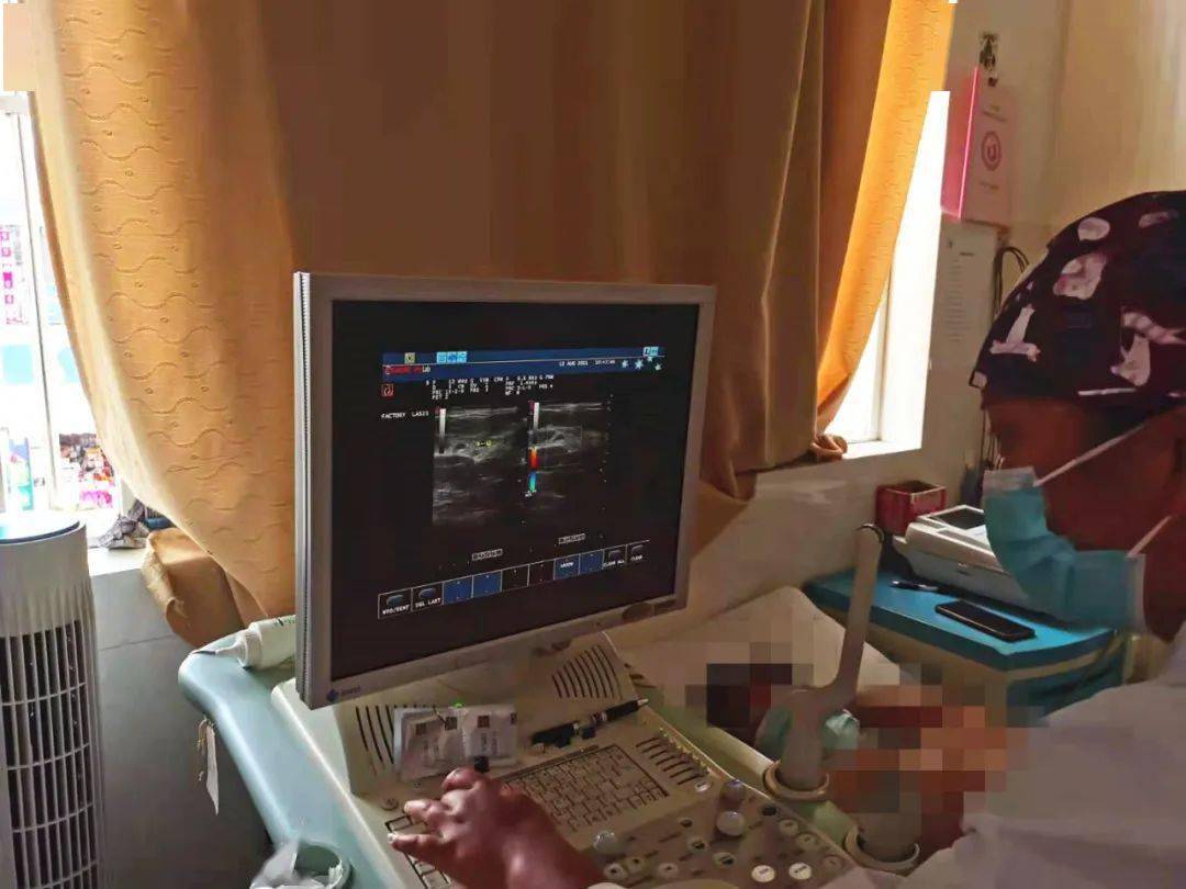 乳腺检查做超声好还是做钼靶好