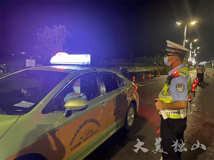 提醒司机安全驾驶 8d952fc74b8f4f21b76796efc9a67649.png