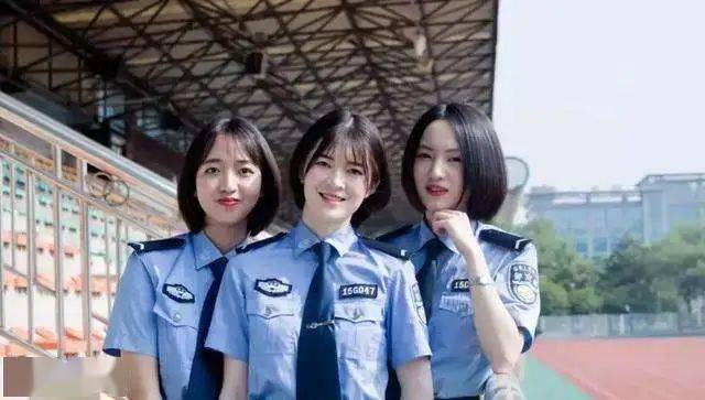 有一个警察女朋友是种什么体验