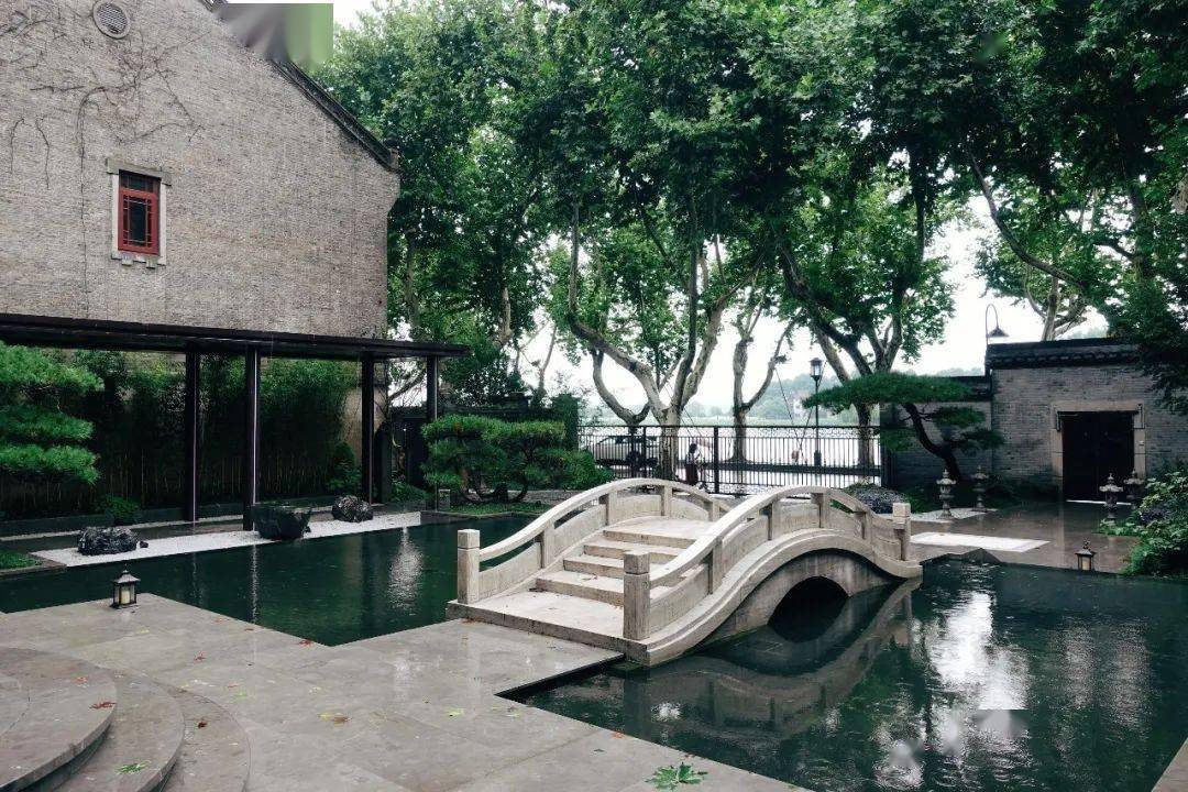 实探秋水山庄8间房凭什么登顶杭州最贵