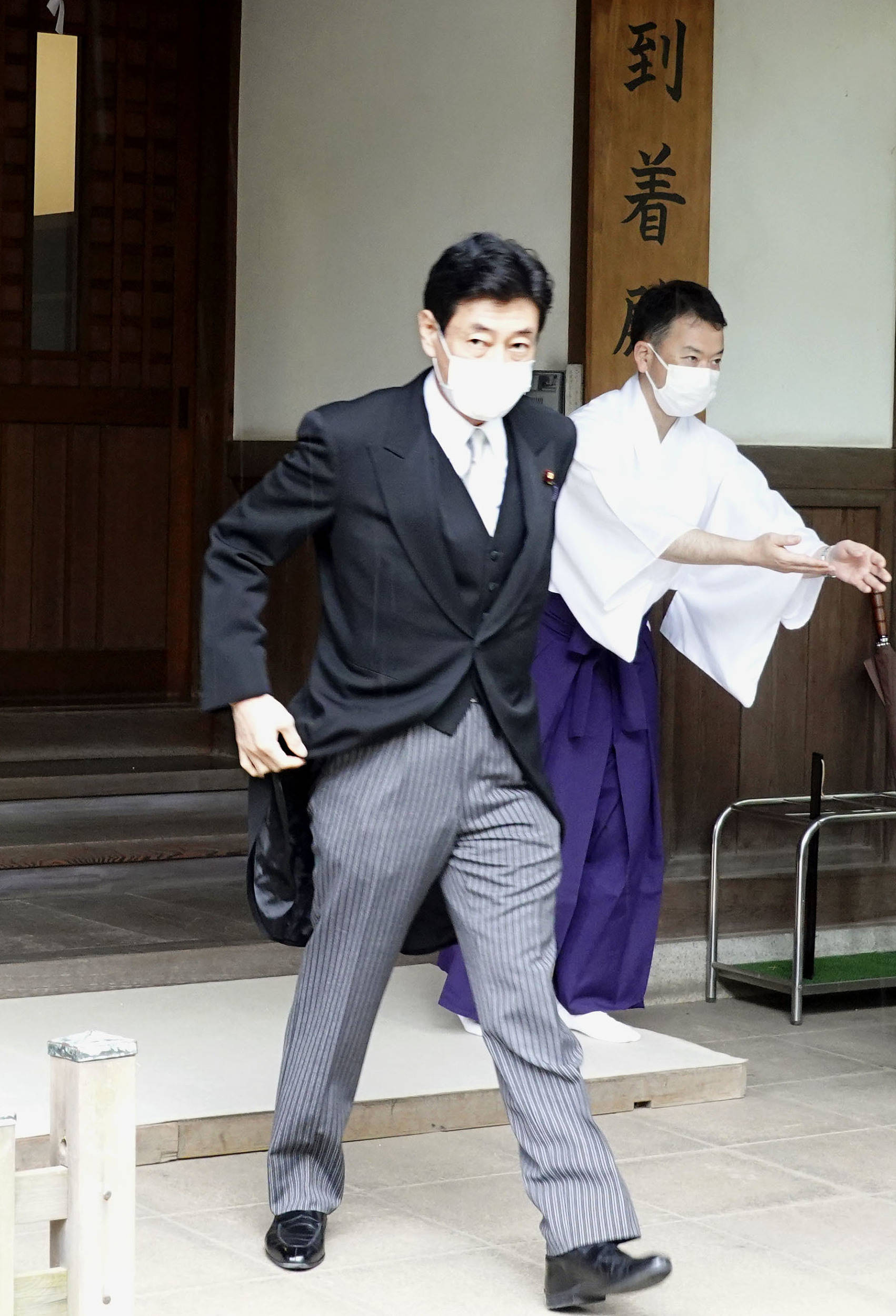 韩外交部召见日本公使 抗议日防卫大臣参拜靖国神社 岸信夫